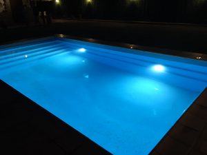 venda de piscines de fibra poliester online, muntatge a tot catalunya i andorra, piscines d'alta qualitat, més de 70 models de piscines. piscines amb 10 anys de garantia